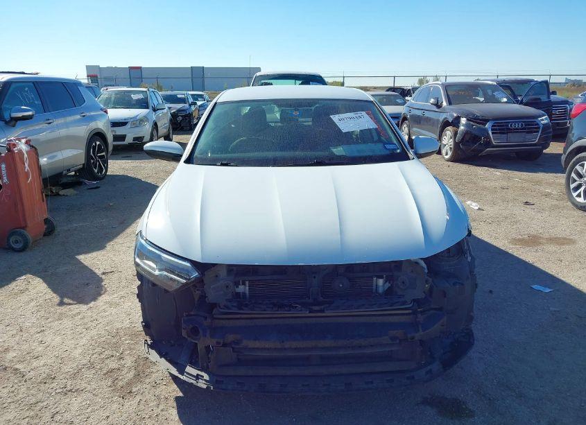 Photo 12 of 2019 Volkswagen Jetta 1.4T R-LINE/1.4T S/1.4T SE (VIN 3VWC57BU8KM156968)