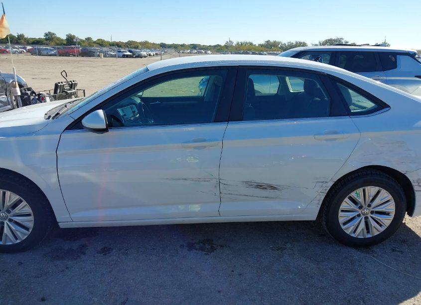 Photo 14 of 2019 Volkswagen Jetta 1.4T R-LINE/1.4T S/1.4T SE (VIN 3VWC57BU8KM156968)