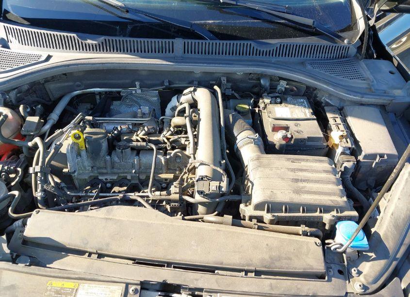 Photo 10 of 2019 Volkswagen Jetta 1.4T R-LINE/1.4T S/1.4T SE (VIN 3VWC57BU8KM192837)