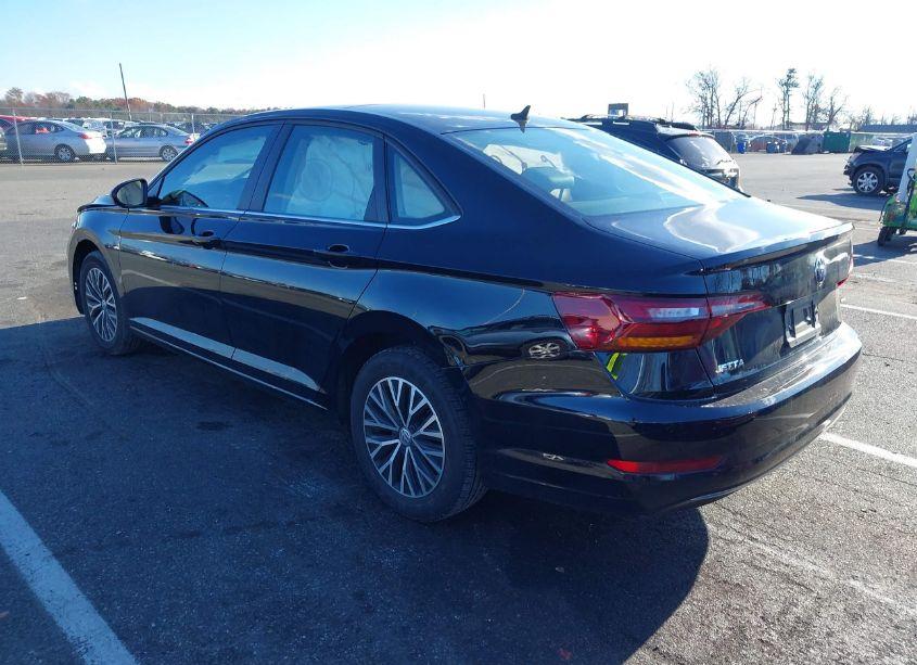 Photo 3 of 2019 Volkswagen Jetta 1.4T R-LINE/1.4T S/1.4T SE (VIN 3VWC57BU8KM192837)