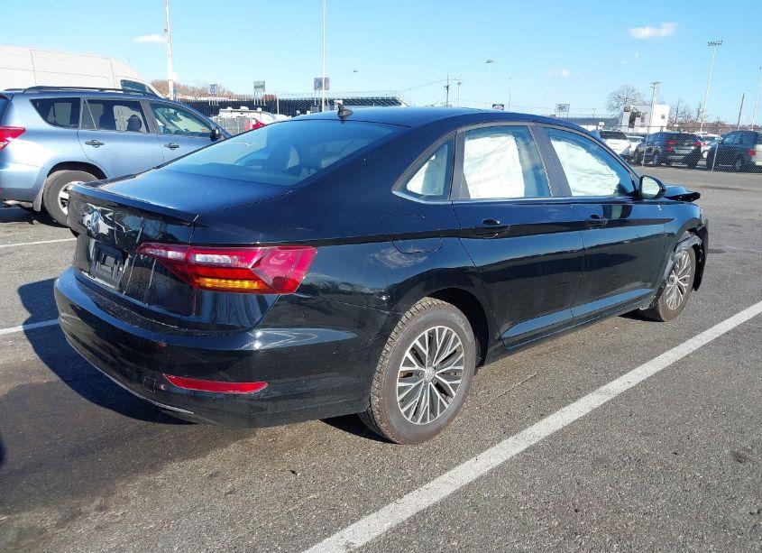 Photo 4 of 2019 Volkswagen Jetta 1.4T R-LINE/1.4T S/1.4T SE (VIN 3VWC57BU8KM192837)