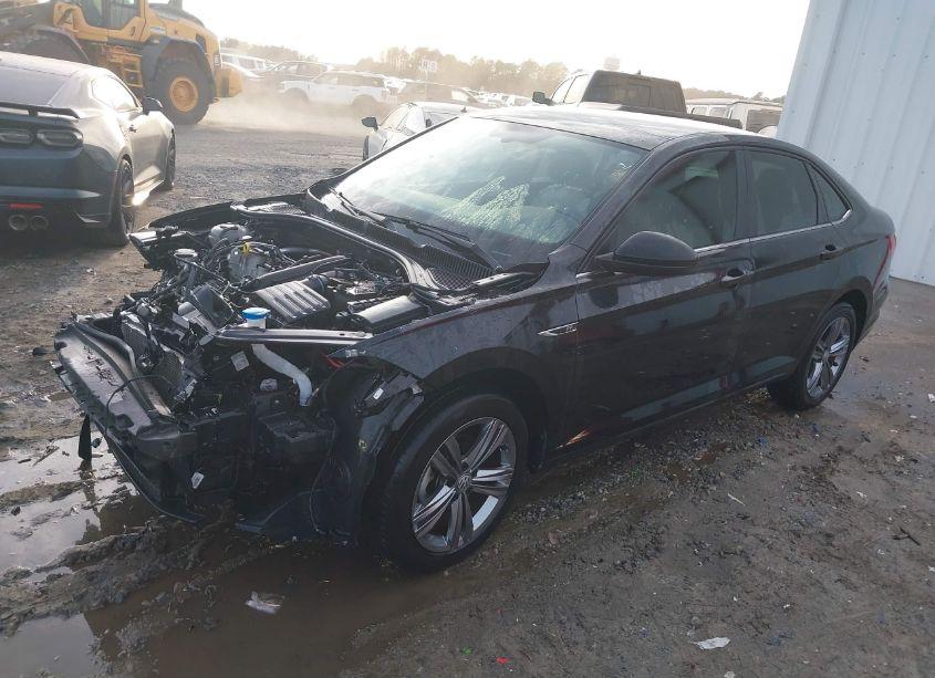 Photo 2 of 2019 Volkswagen Jetta 1.4T R-LINE/1.4T S/1.4T SE (VIN 3VWC57BU8KM198797)