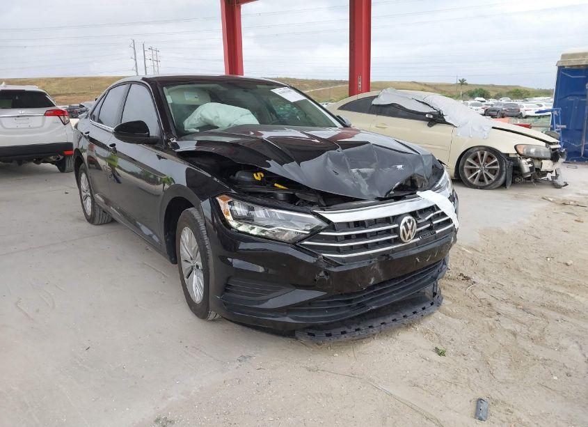 2019 Volkswagen Jetta 1.4T R-LINE/1.4T S/1.4T SE (VIN 3VWC57BU8KM198962) main photo