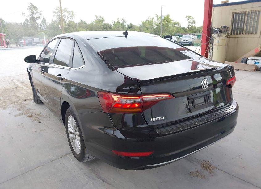 Photo 3 of 2019 Volkswagen Jetta 1.4T R-LINE/1.4T S/1.4T SE (VIN 3VWC57BU8KM198962)