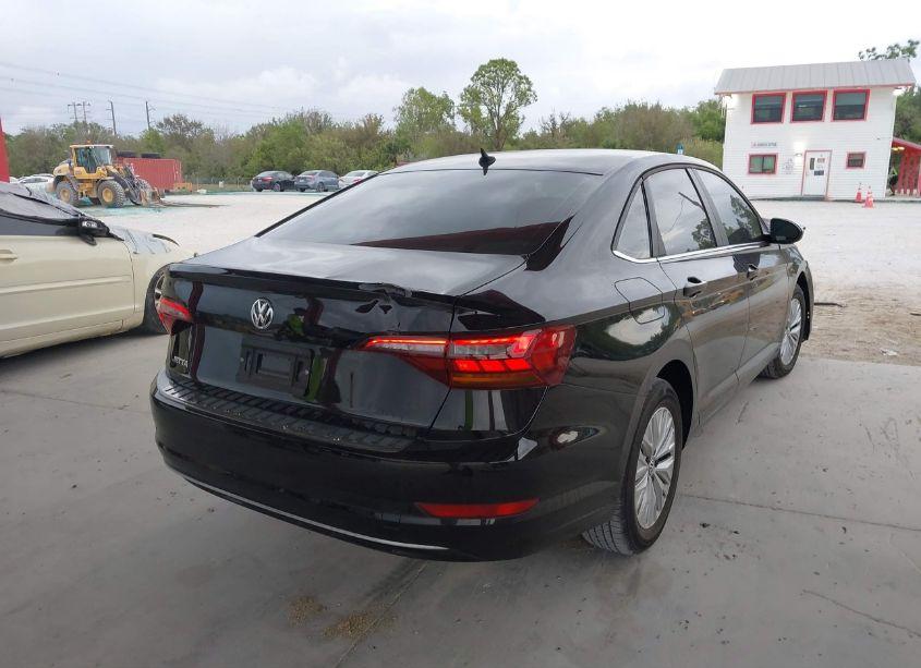 Photo 4 of 2019 Volkswagen Jetta 1.4T R-LINE/1.4T S/1.4T SE (VIN 3VWC57BU8KM198962)
