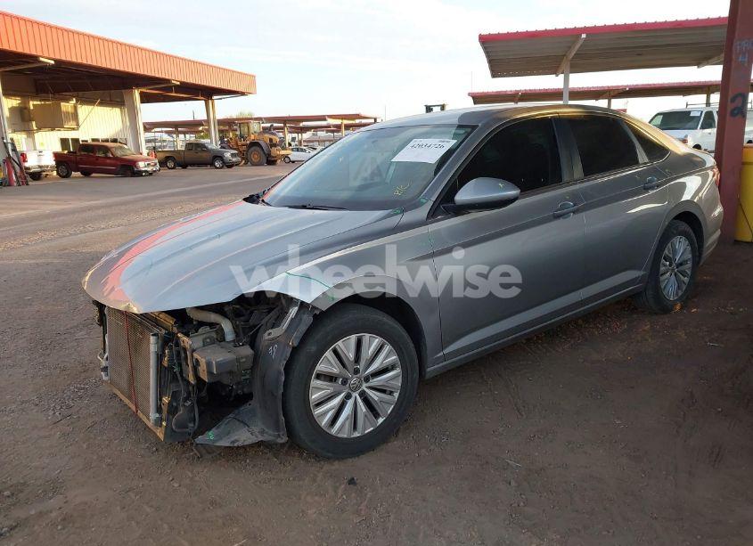 Photo 2 of 2019 Volkswagen Jetta 1.4T R-LINE/1.4T S/1.4T SE (VIN 3VWC57BU8KM199089)