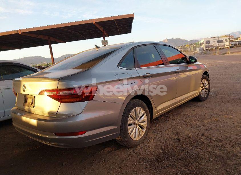 Photo 4 of 2019 Volkswagen Jetta 1.4T R-LINE/1.4T S/1.4T SE (VIN 3VWC57BU8KM199089)