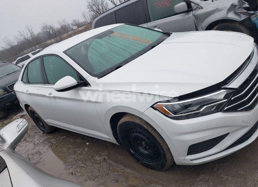 Photo 13 of 2019 Volkswagen Jetta (VIN 3VWC57BU8KM205246)