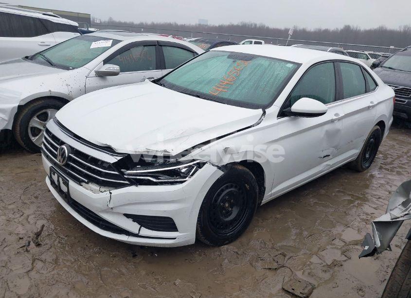 Photo 2 of 2019 Volkswagen Jetta (VIN 3VWC57BU8KM205246)