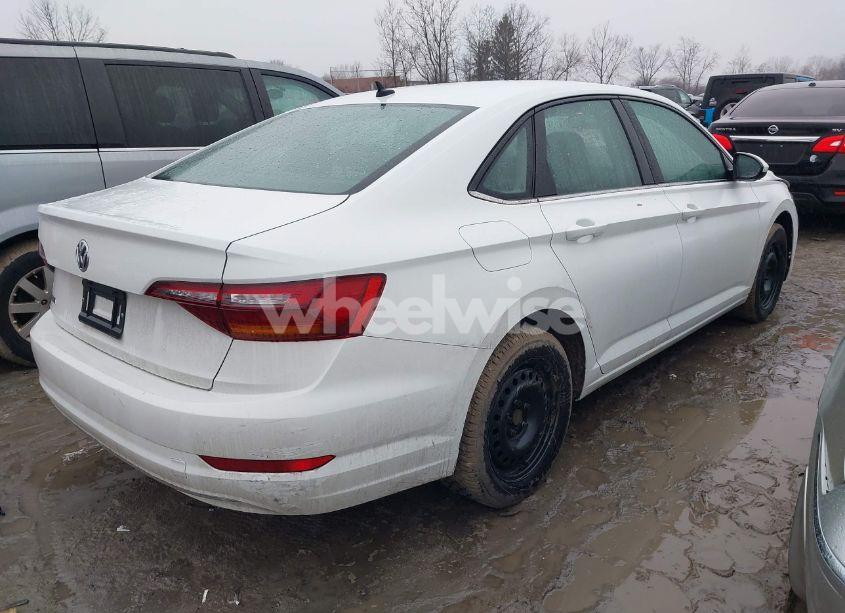 Photo 4 of 2019 Volkswagen Jetta (VIN 3VWC57BU8KM205246)