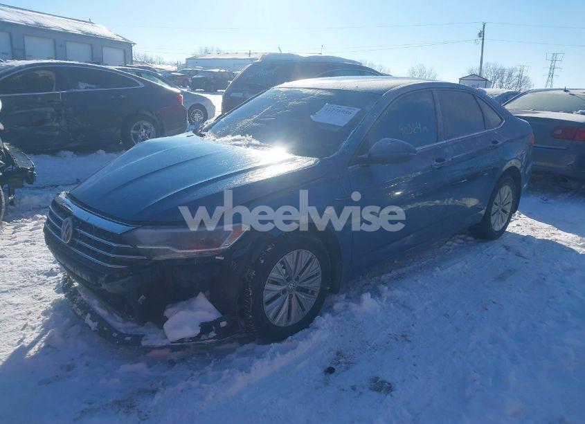 Photo 2 of 2019 Volkswagen Jetta 1.4T R-LINE/1.4T S/1.4T SE (VIN 3VWC57BU8KM212200)