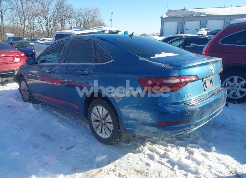 Photo 3 of 2019 Volkswagen Jetta 1.4T R-LINE/1.4T S/1.4T SE (VIN 3VWC57BU8KM212200)