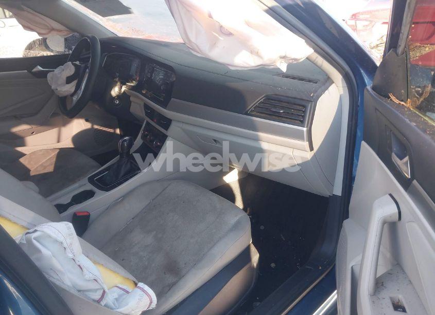 Photo 5 of 2019 Volkswagen Jetta 1.4T R-LINE/1.4T S/1.4T SE (VIN 3VWC57BU8KM212200)