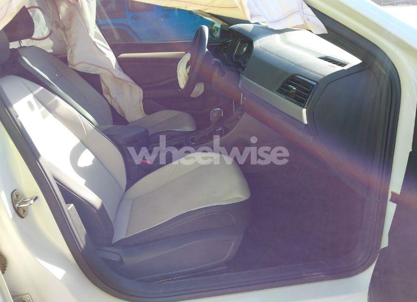 Photo 5 of 2020 Volkswagen Jetta 1.4T R-LINE/1.4T S/1.4T SE (VIN 3VWC57BU8LM088737)