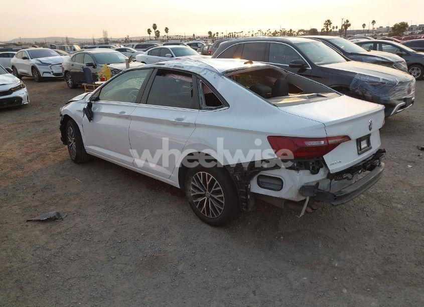 Photo 3 of 2021 Volkswagen Jetta N/A (VIN 3VWC57BU8MM010251)