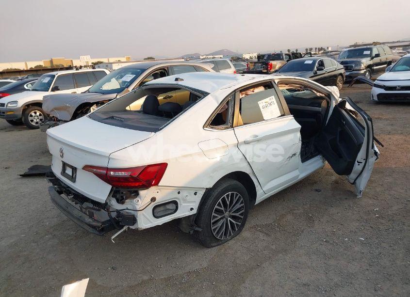 Photo 4 of 2021 Volkswagen Jetta N/A (VIN 3VWC57BU8MM010251)