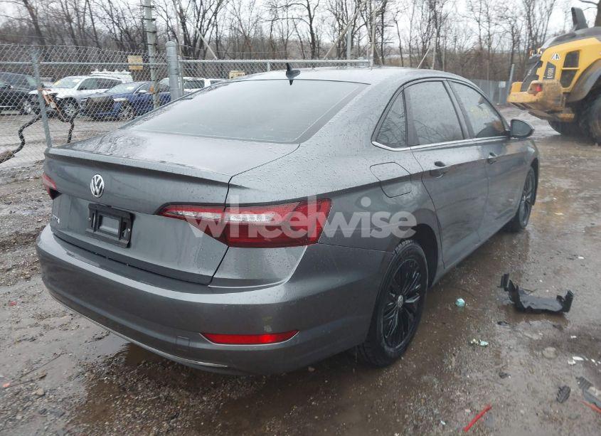 Photo 4 of 2021 Volkswagen Jetta 1.4T R-LINE/1.4T S/1.4T SE (VIN 3VWC57BU8MM035716)