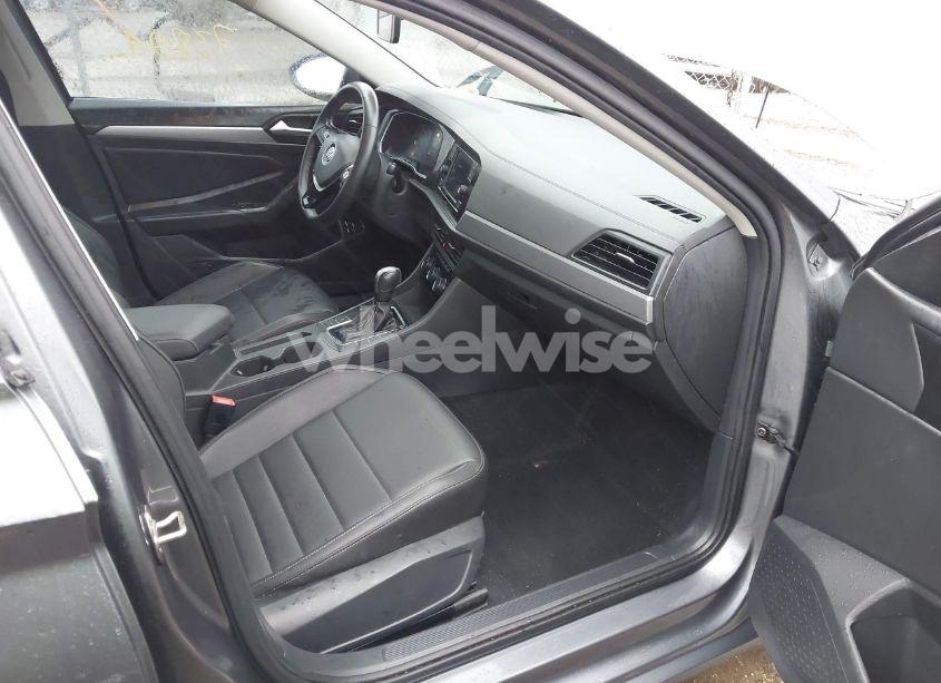 Photo 5 of 2021 Volkswagen Jetta 1.4T R-LINE/1.4T S/1.4T SE (VIN 3VWC57BU8MM035716)