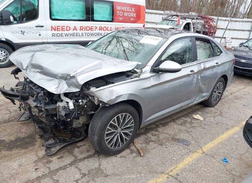 Photo 2 of 2021 Volkswagen Jetta 1.4T R-LINE/1.4T S/1.4T SE (VIN 3VWC57BU8MM038664)