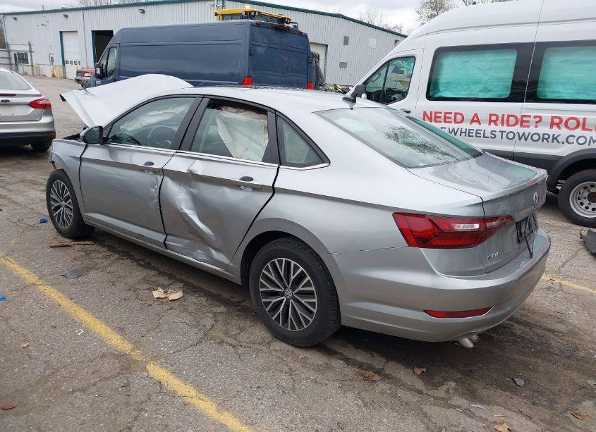 Photo 3 of 2021 Volkswagen Jetta 1.4T R-LINE/1.4T S/1.4T SE (VIN 3VWC57BU8MM038664)