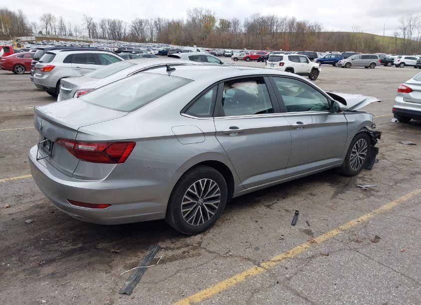 Photo 4 of 2021 Volkswagen Jetta 1.4T R-LINE/1.4T S/1.4T SE (VIN 3VWC57BU8MM038664)