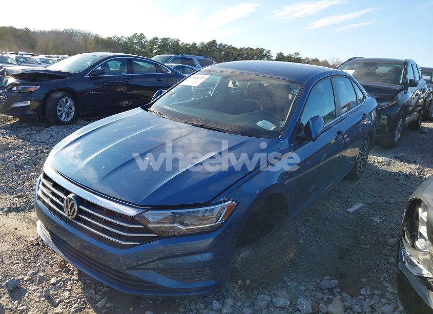 Photo 2 of 2021 Volkswagen Jetta 1.4T R-LINE/1.4T S/1.4T SE (VIN 3VWC57BU8MM045100)