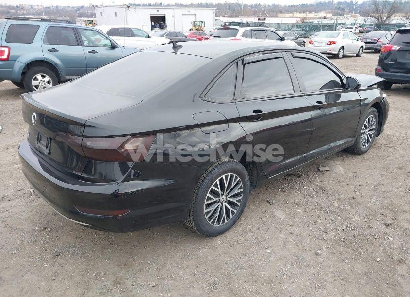 Photo 4 of 2021 Volkswagen Jetta 1.4T R-LINE/1.4T S/1.4T SE (VIN 3VWC57BU8MM102735)