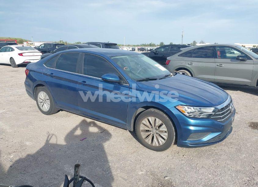 2019 Volkswagen Jetta (VIN 3VWC57BU9KM031509) main photo