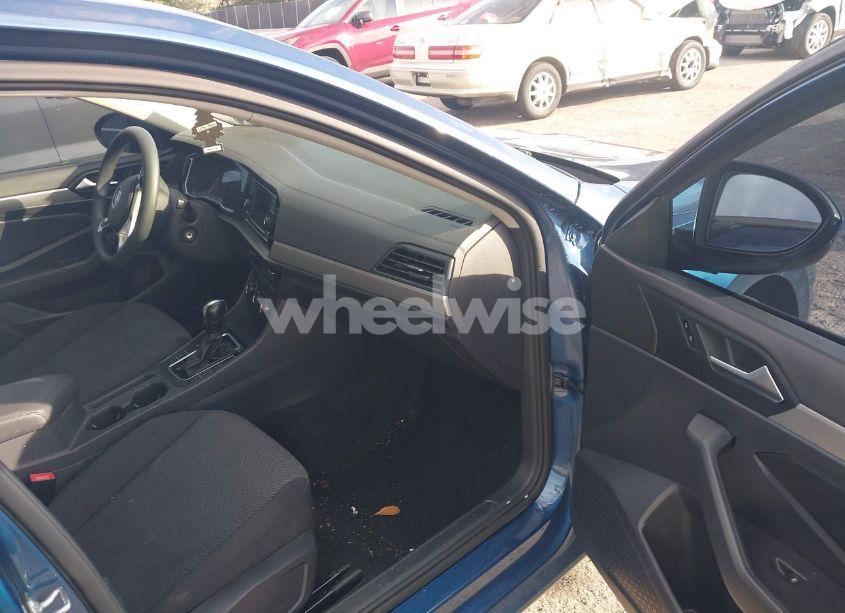 Photo 5 of 2019 Volkswagen Jetta (VIN 3VWC57BU9KM031509)