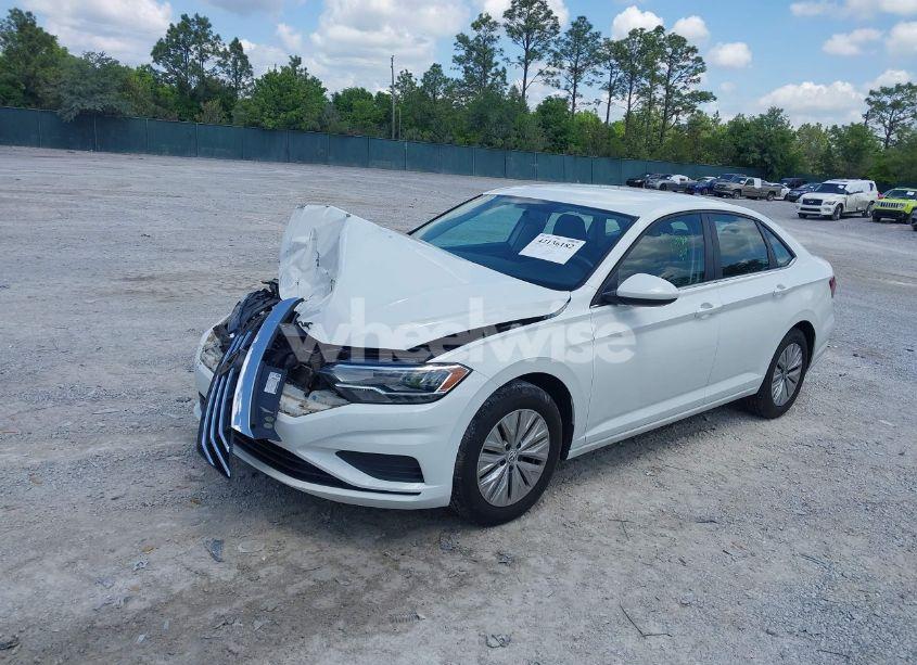 Photo 2 of 2019 Volkswagen Jetta 1.4T R-LINE/1.4T S/1.4T SE (VIN 3VWC57BU9KM044311)