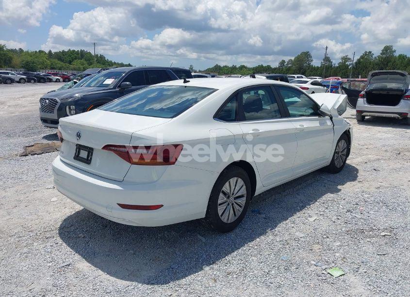 Photo 4 of 2019 Volkswagen Jetta 1.4T R-LINE/1.4T S/1.4T SE (VIN 3VWC57BU9KM044311)