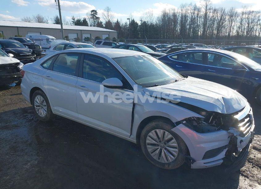 2019 Volkswagen Jetta 1.4T R-LINE/1.4T S/1.4T SE (VIN 3VWC57BU9KM052604) main photo