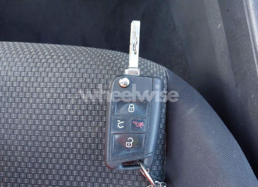 Photo 11 of 2019 Volkswagen Jetta 1.4T R-LINE/1.4T S/1.4T SE (VIN 3VWC57BU9KM052604)