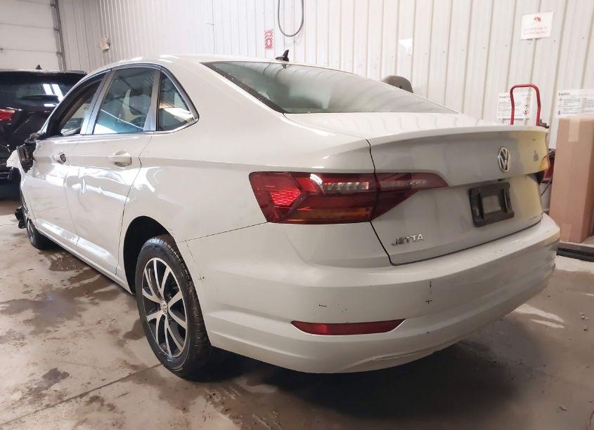 Photo 3 of 2019 Volkswagen Jetta 1.4T R-LINE/1.4T S/1.4T SE (VIN 3VWC57BU9KM074232)