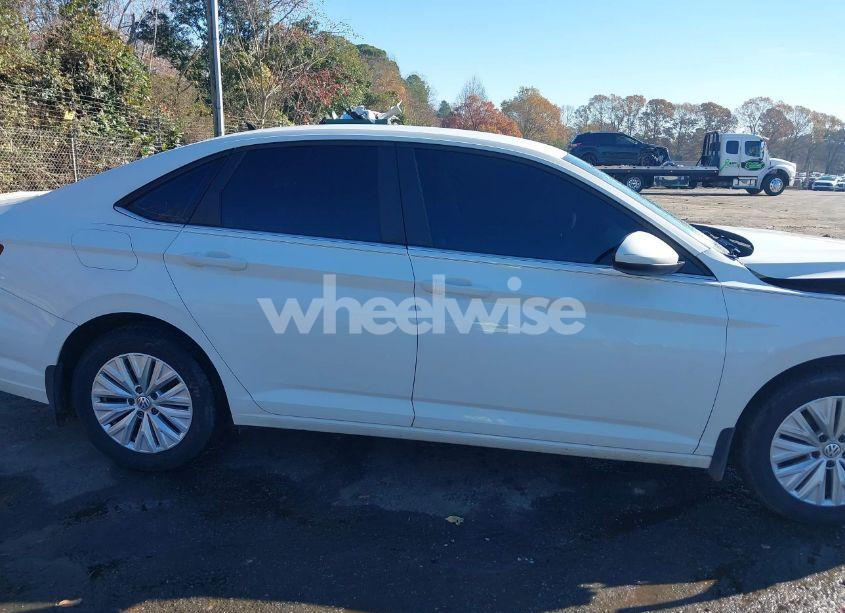 Photo 13 of 2019 Volkswagen Jetta 1.4T R-LINE/1.4T S/1.4T SE (VIN 3VWC57BU9KM077051)