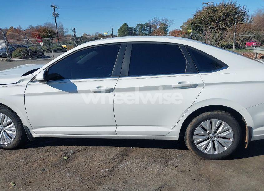 Photo 14 of 2019 Volkswagen Jetta 1.4T R-LINE/1.4T S/1.4T SE (VIN 3VWC57BU9KM077051)