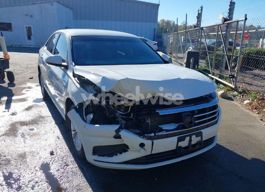 Photo 6 of 2019 Volkswagen Jetta 1.4T R-LINE/1.4T S/1.4T SE (VIN 3VWC57BU9KM077051)