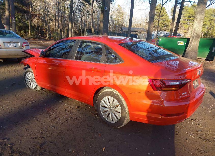 Photo 3 of 2019 Volkswagen Jetta 1.4T R-LINE/1.4T S/1.4T SE (VIN 3VWC57BU9KM082699)