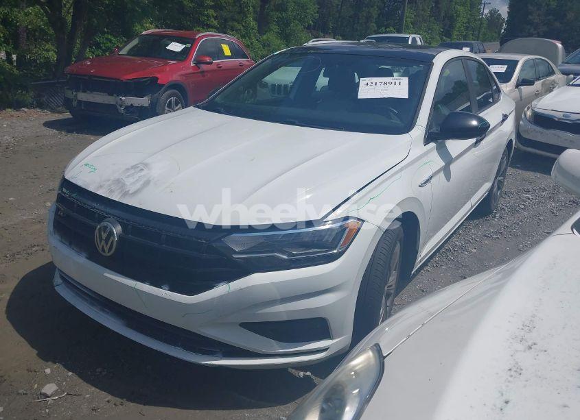Photo 2 of 2019 Volkswagen Jetta 1.4T R-LINE/1.4T S/1.4T SE (VIN 3VWC57BU9KM103048)