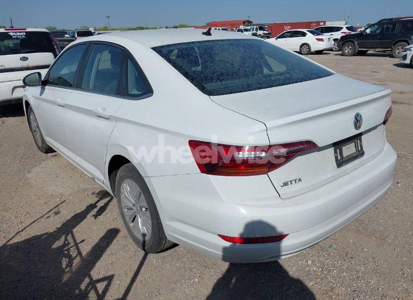 Photo 3 of 2019 Volkswagen Jetta 1.4T R-LINE/1.4T S/1.4T SE (VIN 3VWC57BU9KM105334)