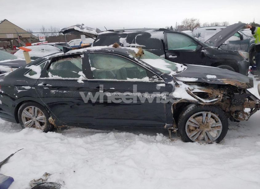 Photo 14 of 2019 Volkswagen Jetta (VIN 3VWC57BU9KM186481)