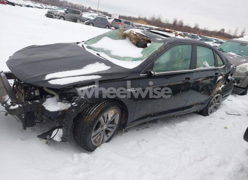 Photo 2 of 2019 Volkswagen Jetta (VIN 3VWC57BU9KM186481)