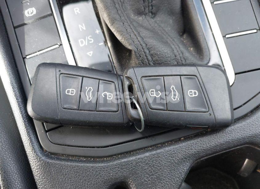 Photo 11 of 2019 Volkswagen Jetta 1.4T R-LINE/1.4T S/1.4T SE (VIN 3VWC57BU9KM186965)