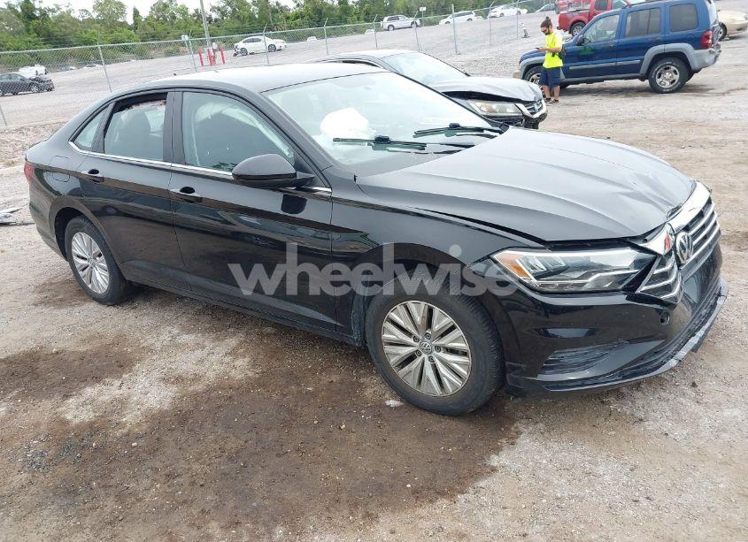 2019 Volkswagen Jetta (VIN 3VWC57BU9KM201612) main photo