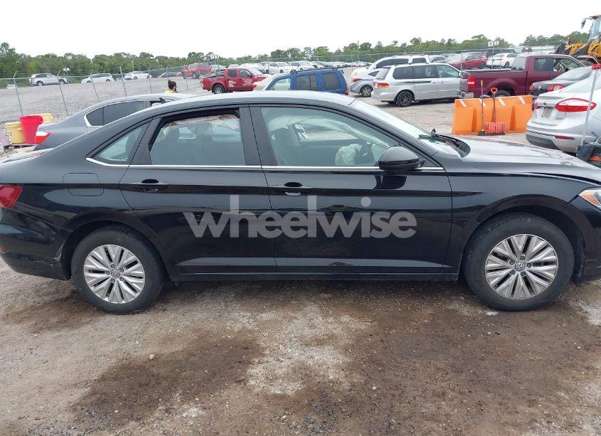 Photo 13 of 2019 Volkswagen Jetta (VIN 3VWC57BU9KM201612)