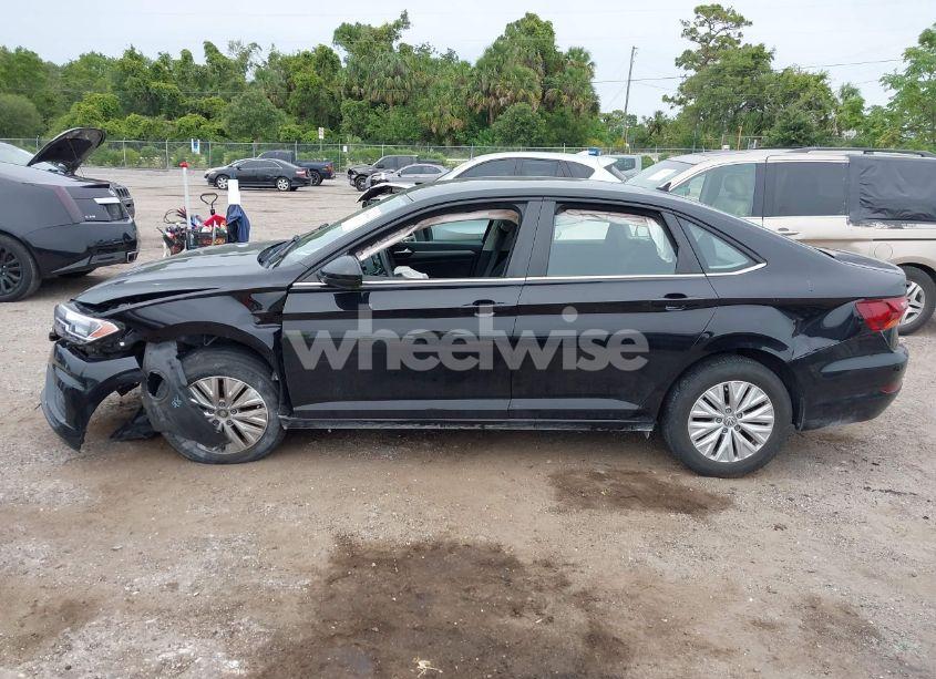 Photo 14 of 2019 Volkswagen Jetta (VIN 3VWC57BU9KM201612)