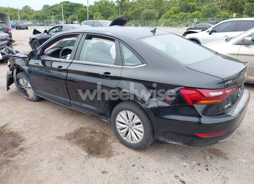 Photo 3 of 2019 Volkswagen Jetta (VIN 3VWC57BU9KM201612)