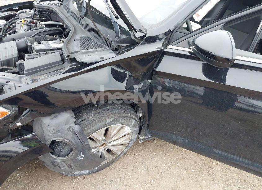 Photo 6 of 2019 Volkswagen Jetta (VIN 3VWC57BU9KM201612)