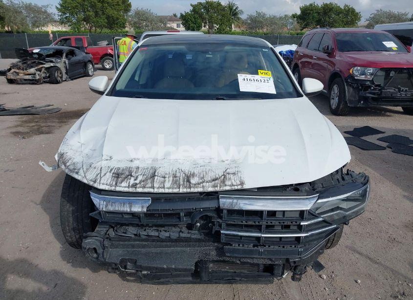 Photo 12 of 2019 Volkswagen Jetta 1.4T R-LINE/1.4T S/1.4T SE (VIN 3VWC57BU9KM209595)