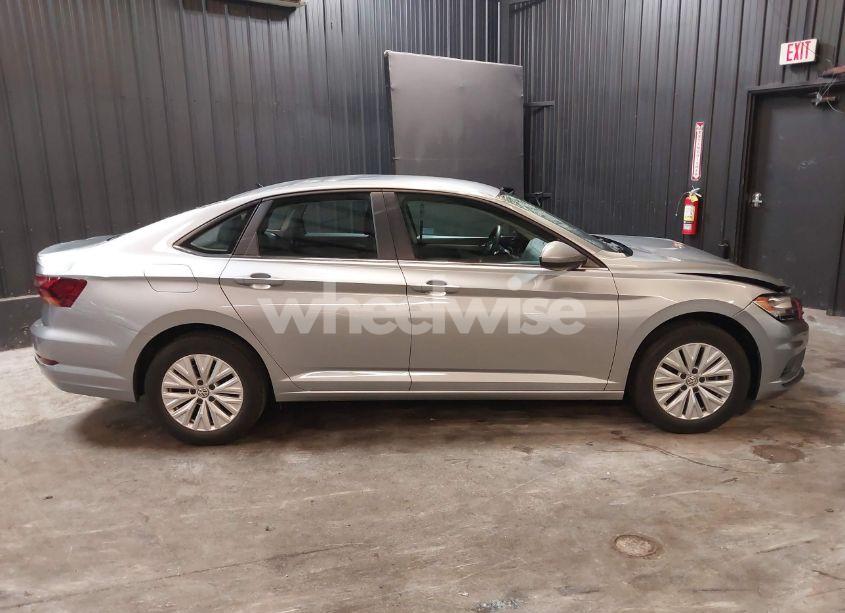 Photo 13 of 2019 Volkswagen Jetta 1.4T R-LINE/1.4T S/1.4T SE (VIN 3VWC57BU9KM228972)